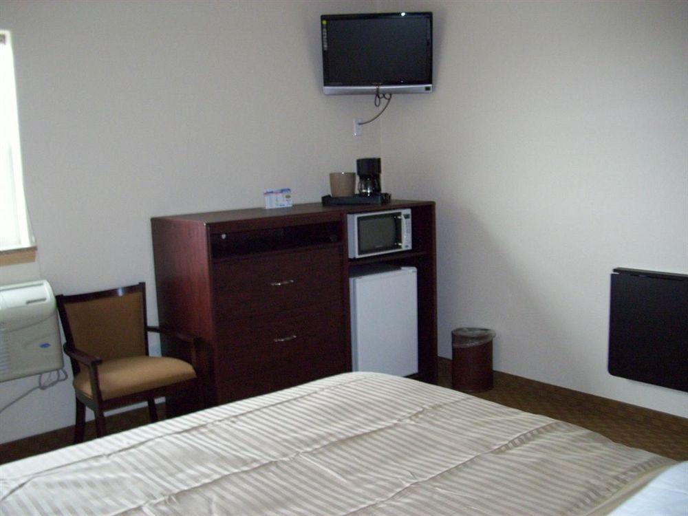 Price Pointe Inn وكيشا المظهر الخارجي الصورة