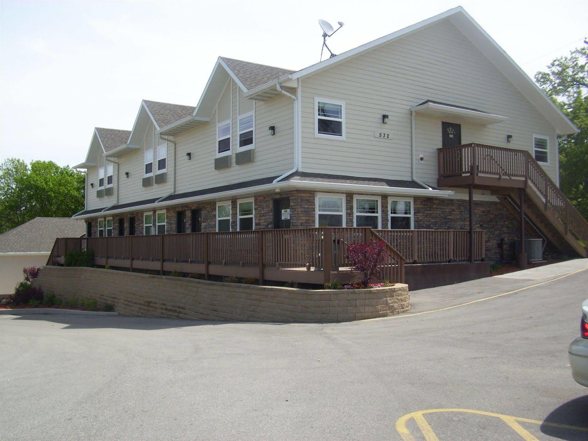 Price Pointe Inn وكيشا المظهر الخارجي الصورة