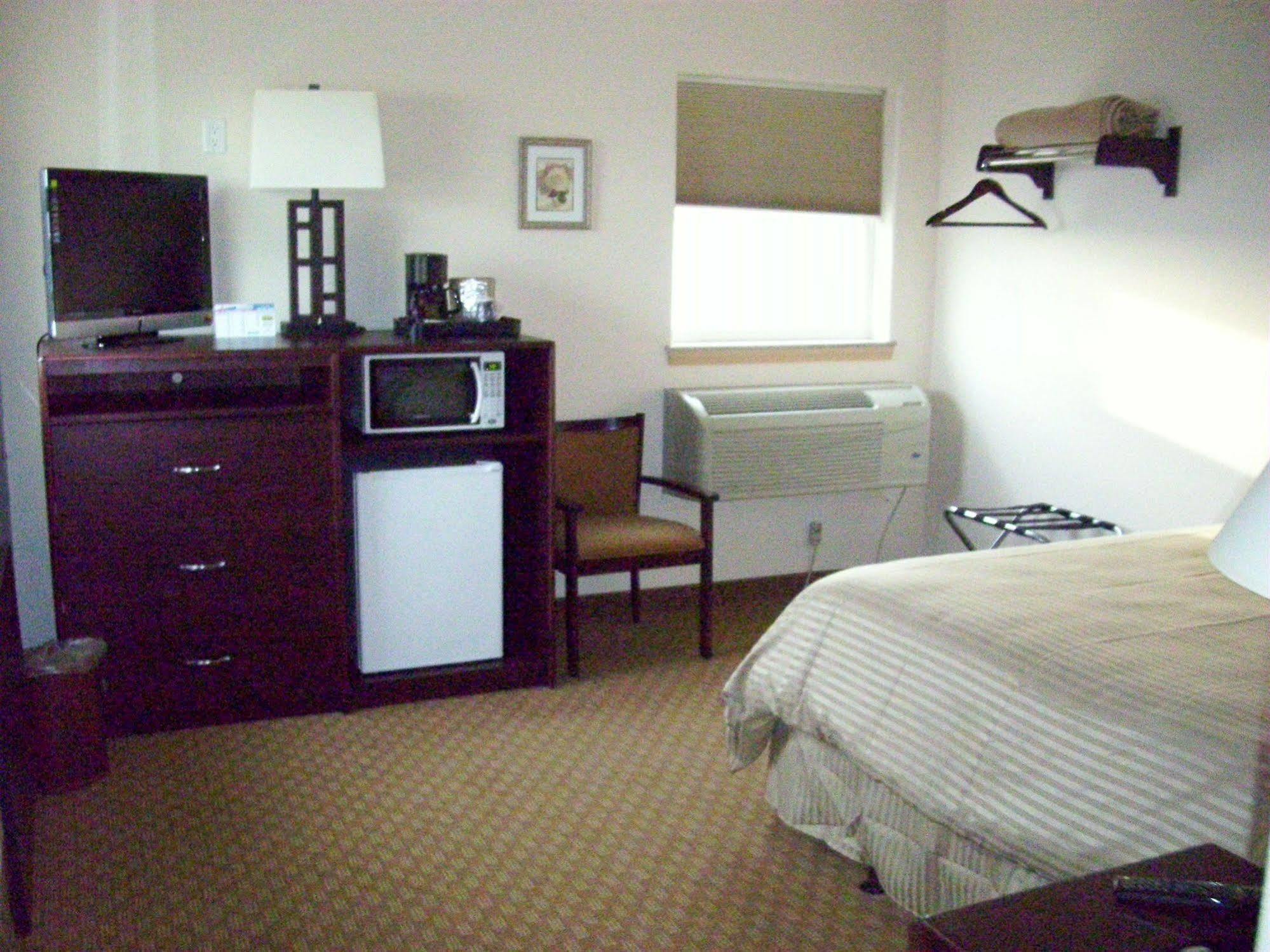 Price Pointe Inn وكيشا المظهر الخارجي الصورة