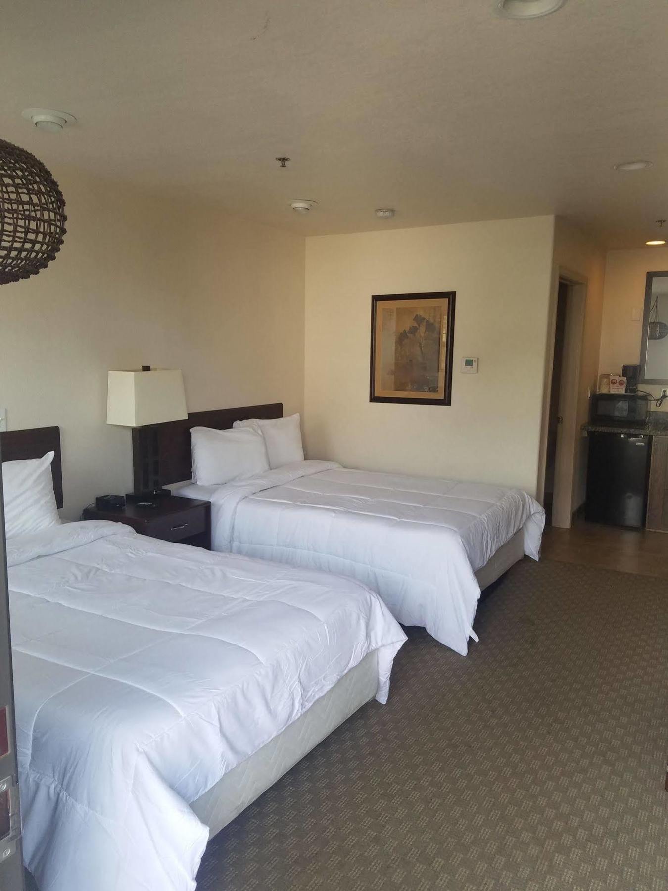 Price Pointe Inn وكيشا المظهر الخارجي الصورة