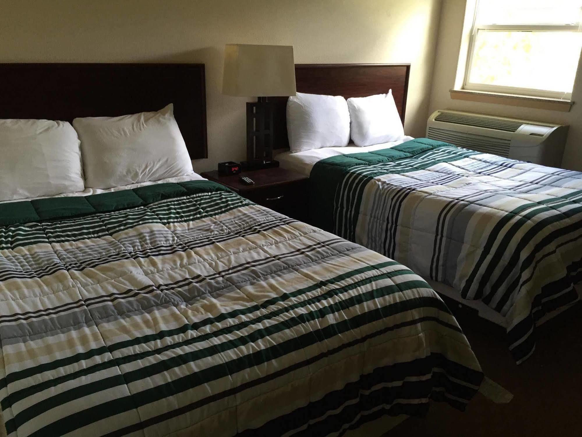 Price Pointe Inn وكيشا المظهر الخارجي الصورة