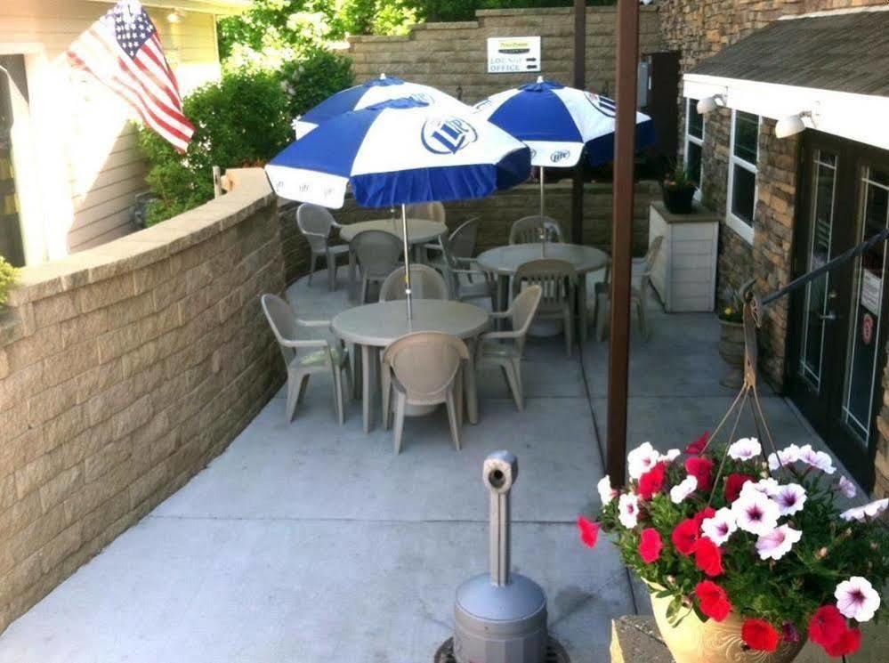 Price Pointe Inn وكيشا المظهر الخارجي الصورة